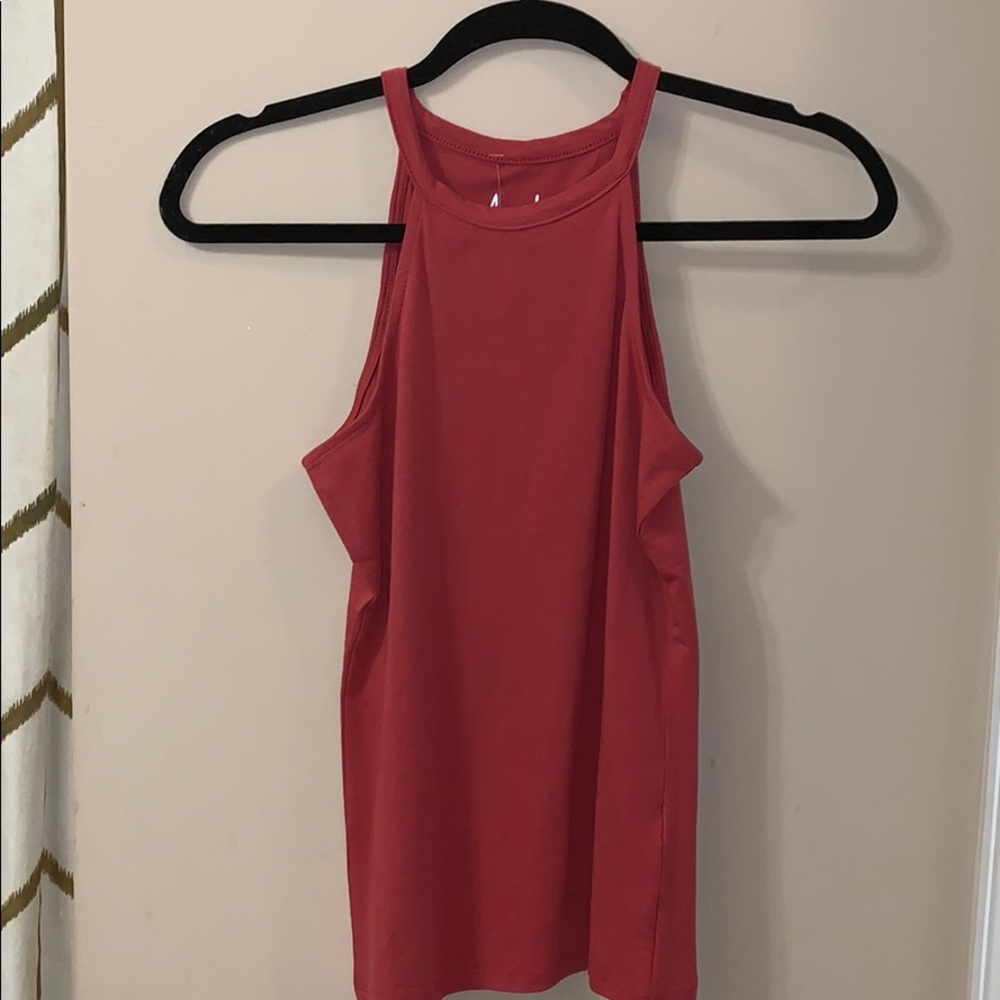 Reddish/pink top